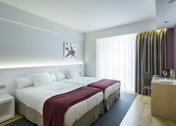 호텔 Sercotel Ciudad De Miranda 4*